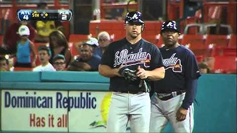 2011/08/08 Uggla extends streak
