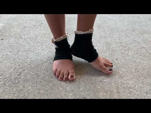 Foot Fetish: Will you take them off?😏
