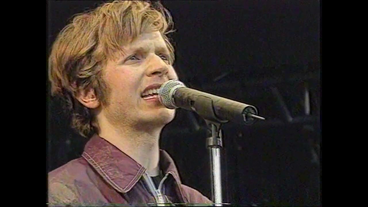 Beck - One Foot in the Grave & Devils Haircut (live) - Glastonbury (1997)
