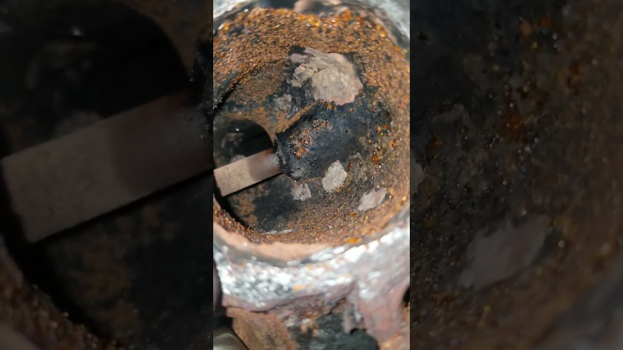 Mercruiser 454 Horizon rectangular port cylinder head with stuck valve