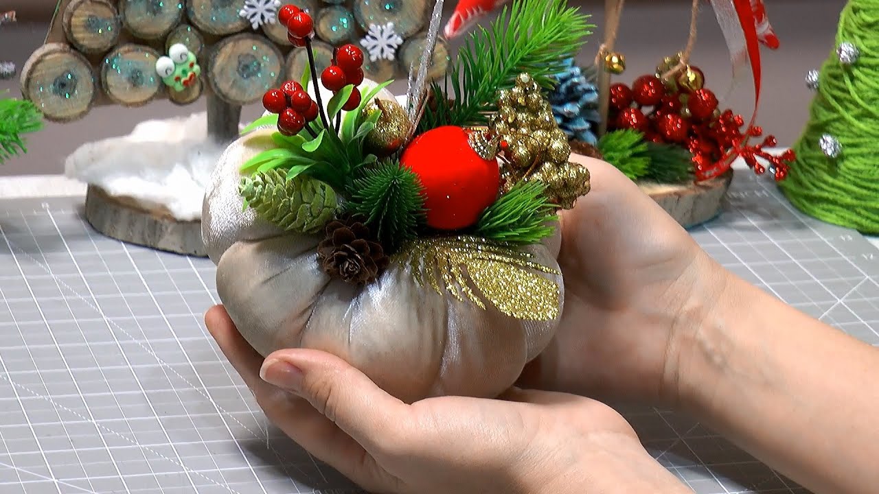 🎁 Genius Upcycled Christmas Crafts from Things You Already Have