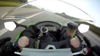 Мотоцикл на скорости 300/час ОБГОНЯЕТ Авто