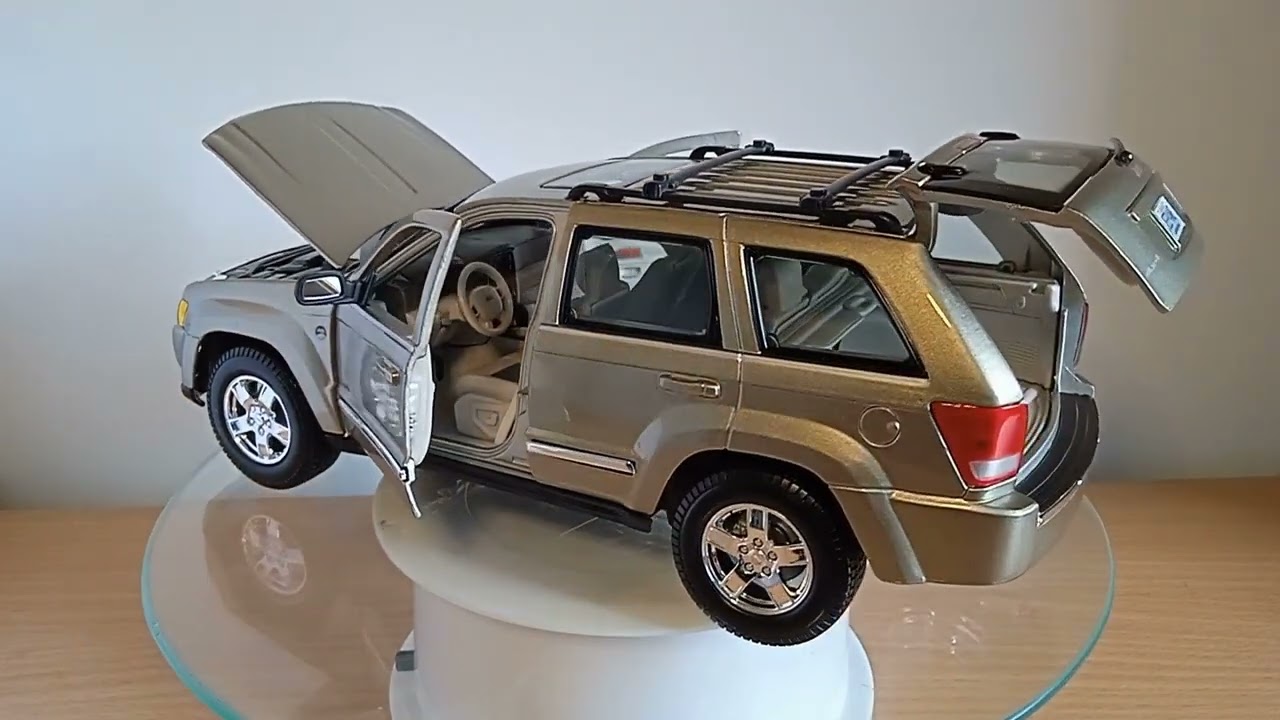 JEEP Grand Cherokee 2005 Maisto 1/18 - YouTube
