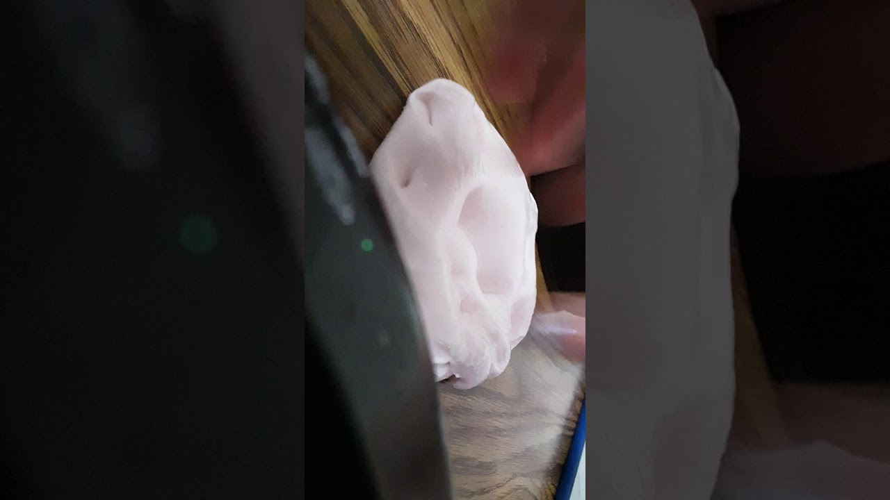 D.I.Y stringy glossy slime