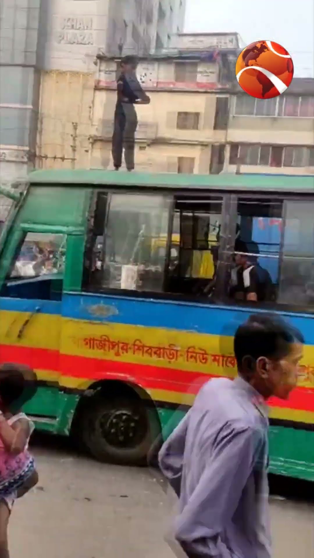 গার্মেন্টস কর্মীদের গাজীপুর মহাসড়ক অবরোধ #channel24 #news #channel24_news