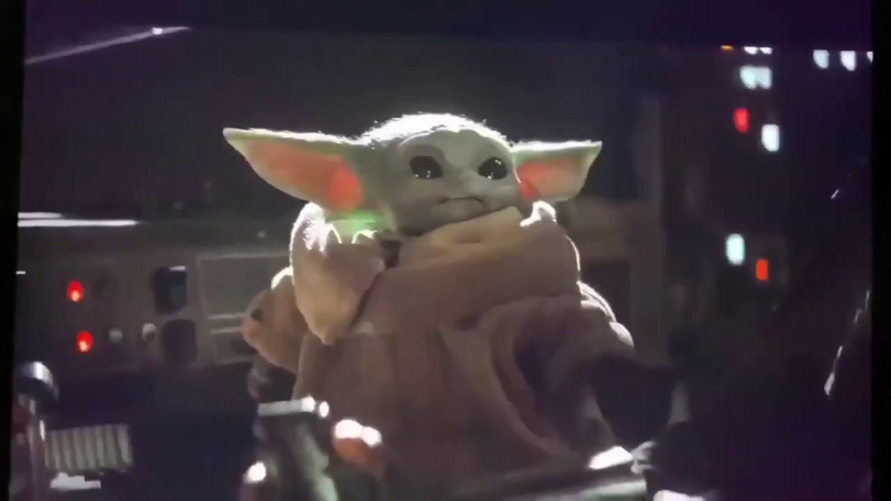 Cute Baby Yoda listen Russian Rap/ Йода включил правильную версию