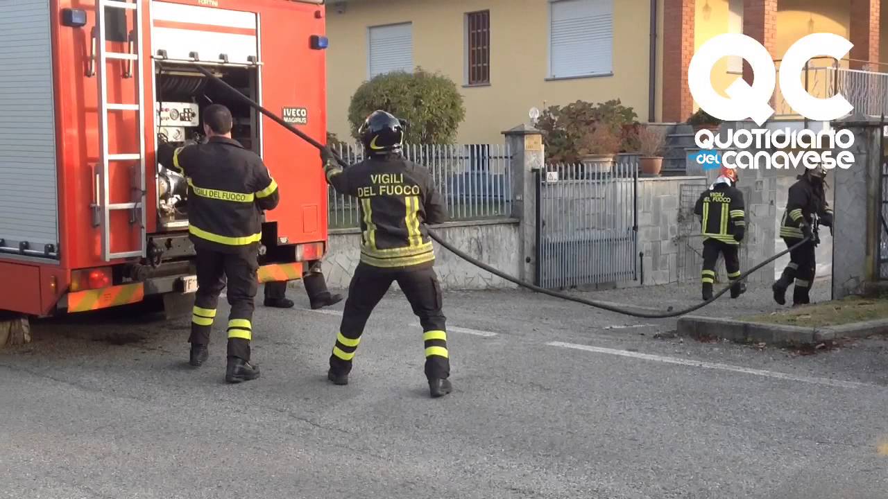 TORRE CANAVESE - incendio in centro, l'intervento dei vigili del fuoco