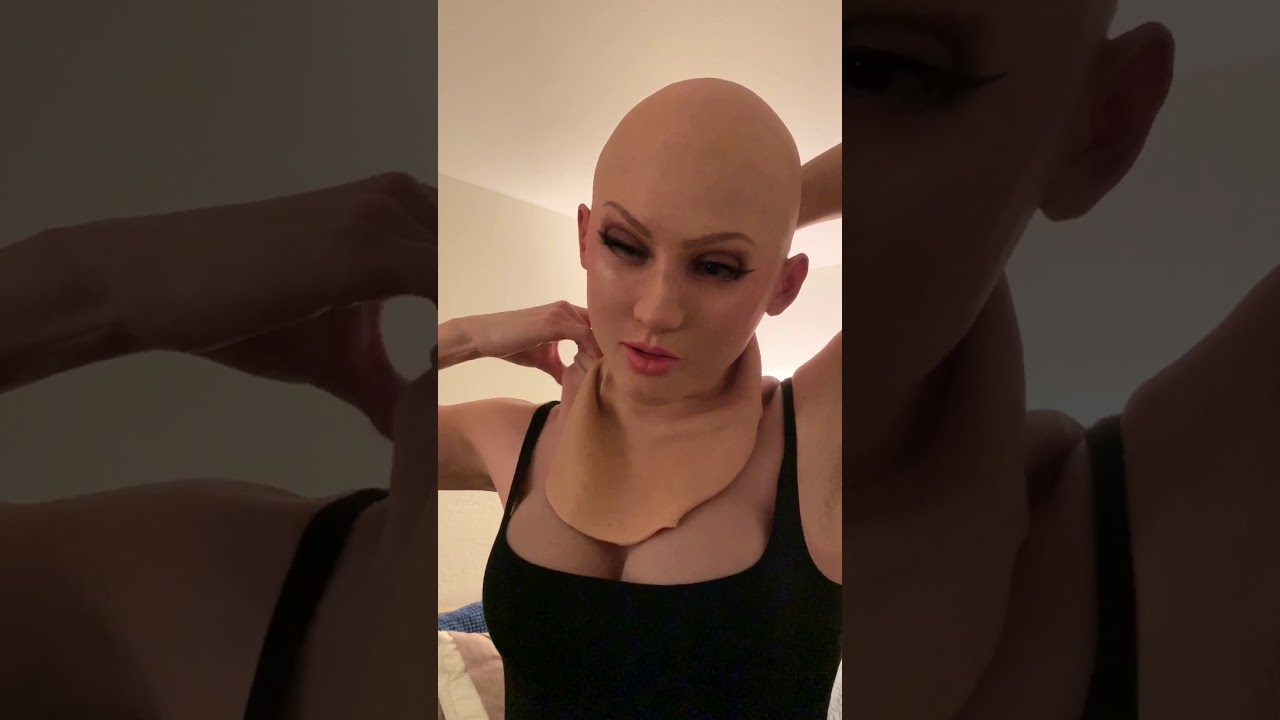 Pulling my face off - Crea FX Taylor unmasking