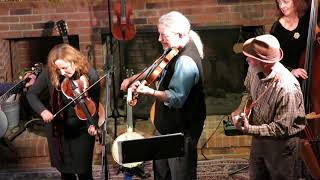 The Bow Benders - Breakin' Up Christmas