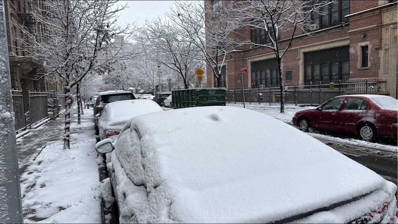 NYC LIVE Pop up 1st around of snow during the christmas season. - YouTube