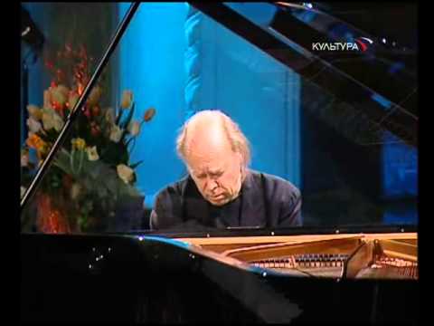 Valery Afanassiev plays Beethoven Sonata no. 15 'Pastoral' - video 2006