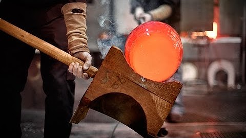 Bouroullec brothers create limited-edition Ruuto vases for Galerie Kreo