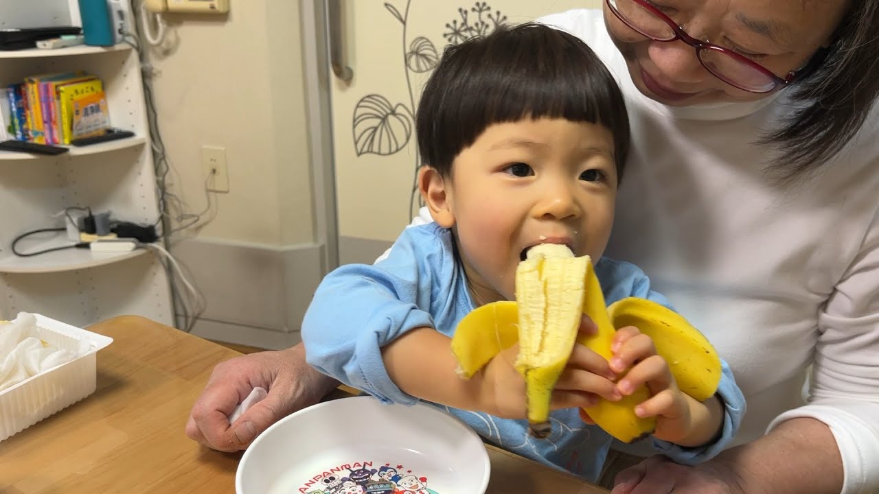 🌈Two bananas for dinner — happy and full (2y2m30d No.5) - YouTube