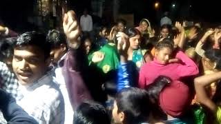 Luta baratiya ho Maja Aaje keratiya ho