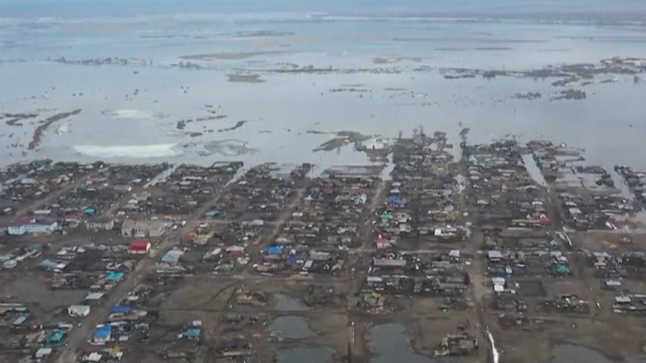 Thousands evacuated as flooding spreads in Russia - YouTube