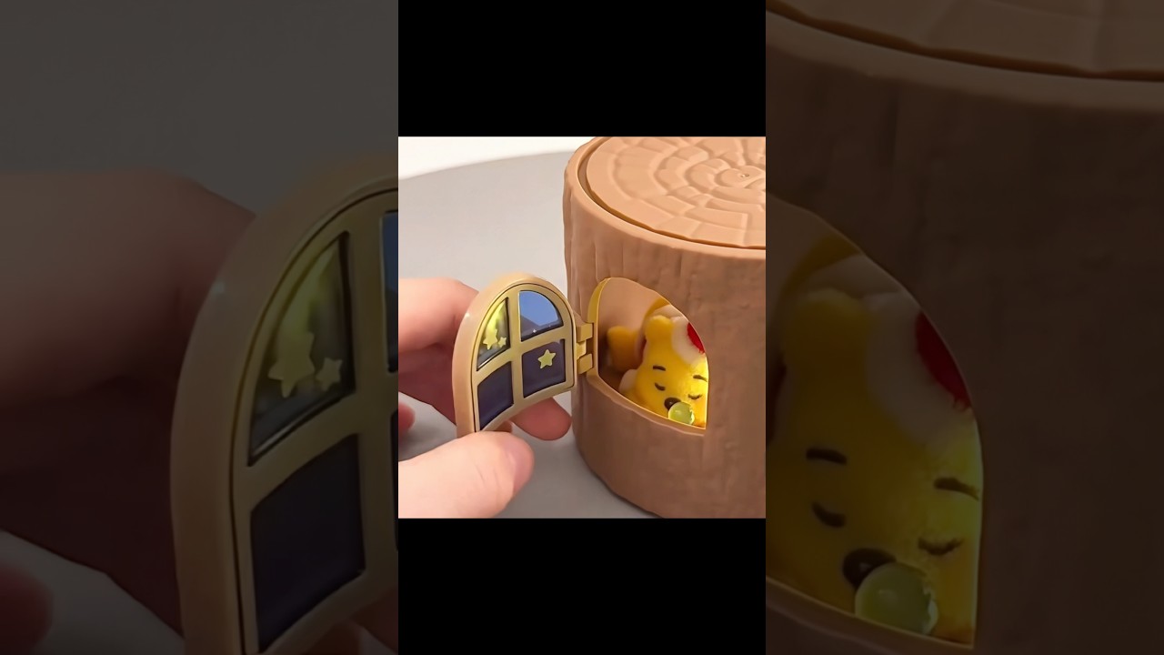 Disney くまのプーさん フィギュア Hundred Acre Wood Tree House