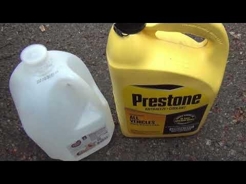 How To Mix 50/50 Antifreeze 100% concentrate/Distilled water - YouTube