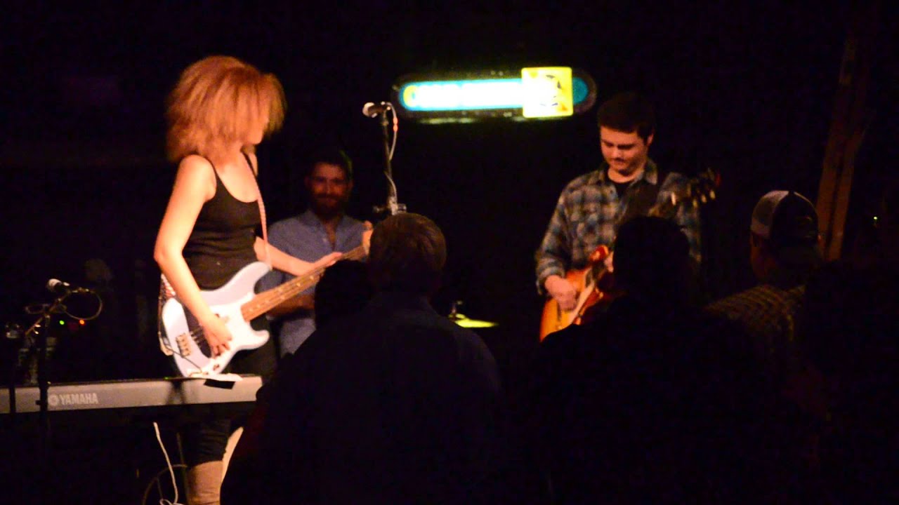 Cassie Taylor - "Closer" @ The Zoo Bar - HD