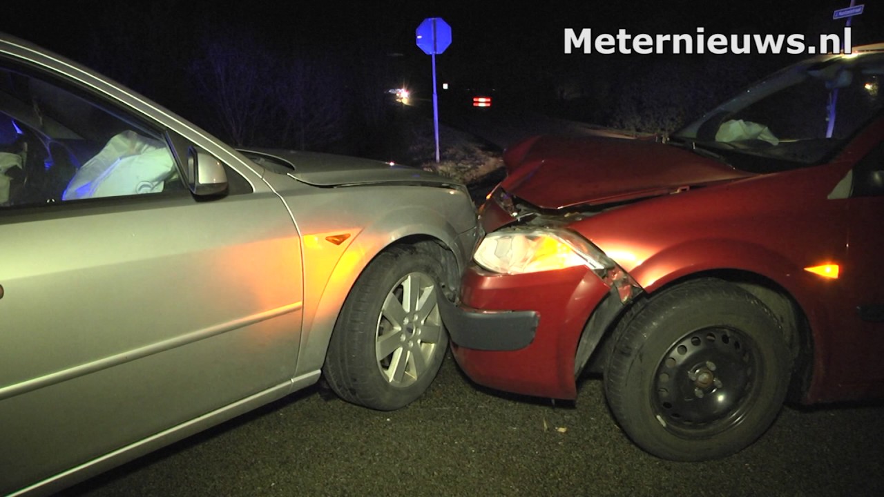 Auto's frontaal in Klazienaveen YouTube