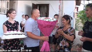 O'G'LINI SOVG'ASI ONASINI YIG'LATDI,KO`RING VA YIG`LAMANG.ONAM UCHUN KO`RSATUVI