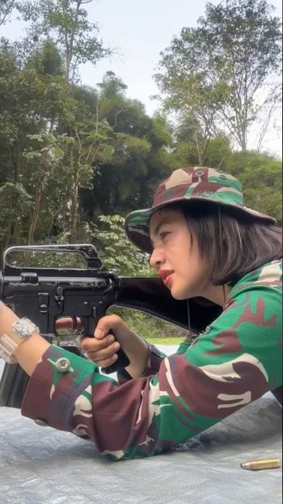 Lagi serius latihan TNI wanita tetap cantik #tni #tniad #shorts