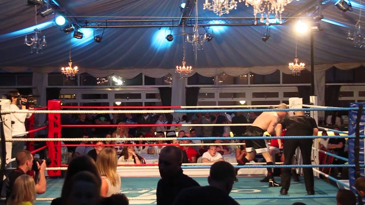 010 Adam "The Warrior" James  v  Martin "The Tank" Green