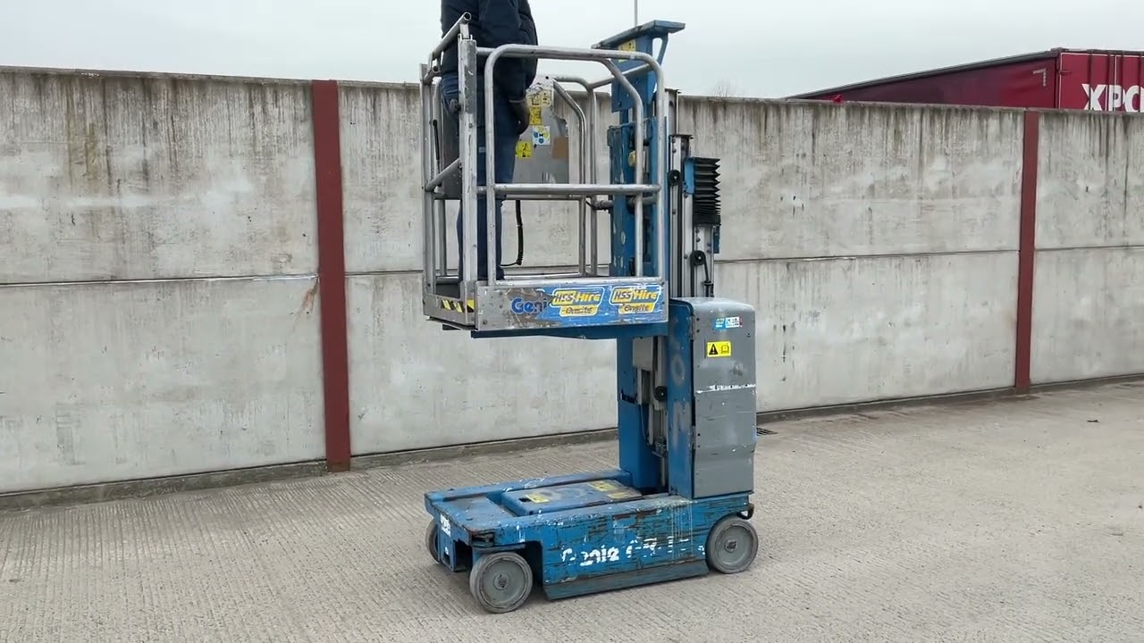 Genie GR15 self propelled personnel lift