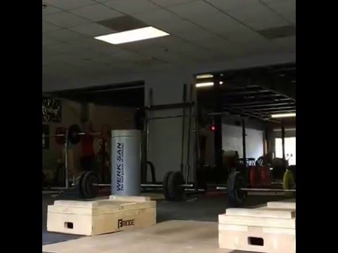 L Entraînement De Cette Femme Haltérophile Va Très Mal Tourner