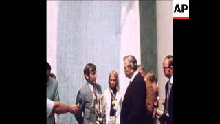 SYND 17 7 74 GRASS ROOTS COMMITTEE TO IMPEACH PRESIDENT NIXON, PRESENT A PETITION TO THE HOUSE JUDIC