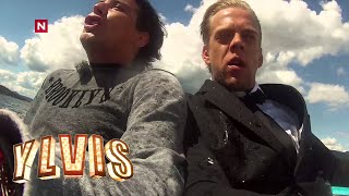 Ylvis  Calle intervjuer Erlend Elias [English subtitles]