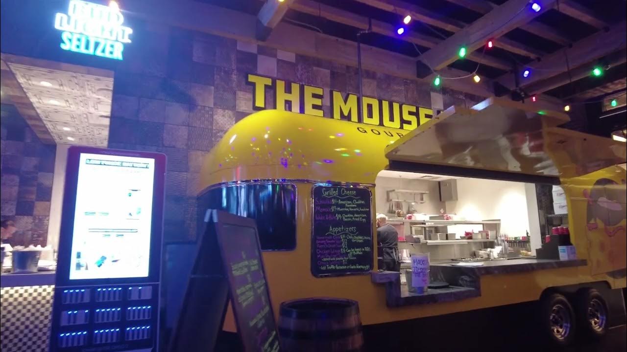 Dawg House sports book Resorts World YouTube