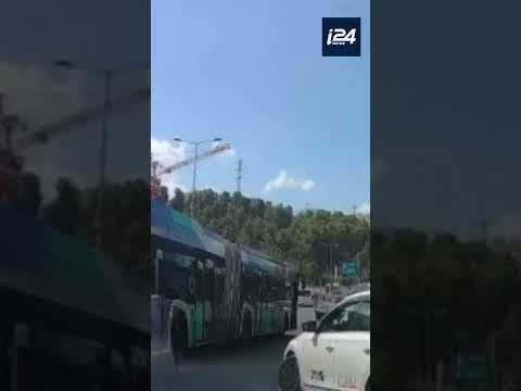 لحظة تنفيذ عملية القدس وفرار الاسرائيليين