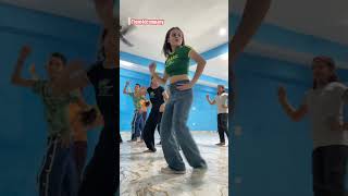 Zumba session online & offline contact- 9311390560,9560694106 #zumba #zumbadance #them4dcompany