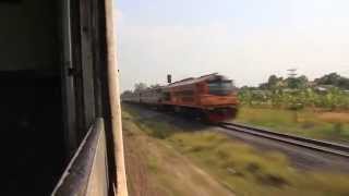 [HD] Ordinary Train No.211 Bangkok - Taphan Hin Passing Rapid Train No.112 screenshot 5