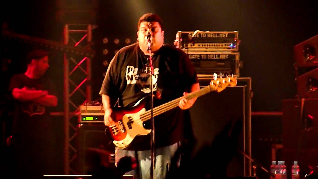 Madball - Infiltrate The System (live at Hellfest 2012)