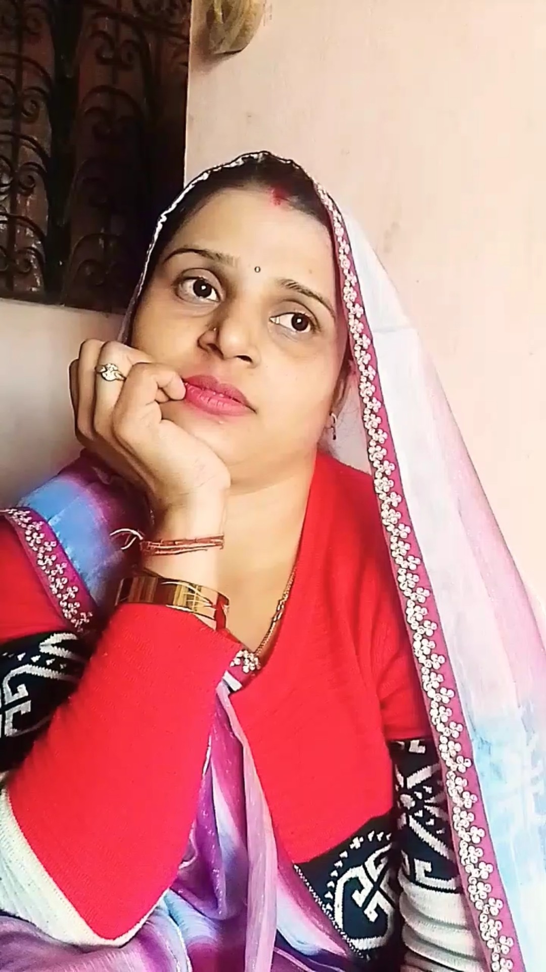 प्यारे से बड़ी कोई चीज़ नहीं है #comedy #varshaofficial #funny #youtube #shorts