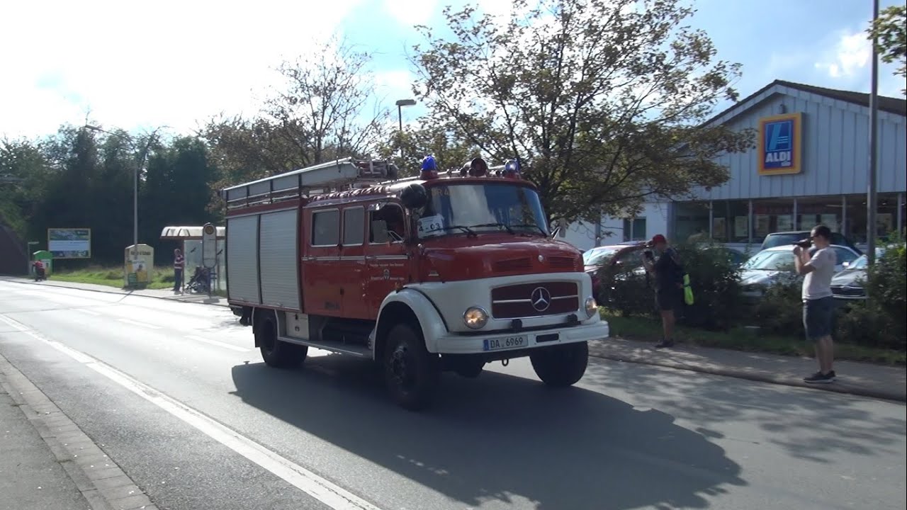 [126 Fahrzeuge] Megaübung der Jugendfeuerwehr