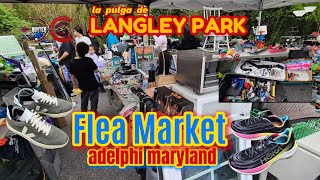 Buscando ofertas en la Pulga - Collage Park Maryland Flea Market