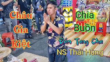 Châu Gia Kiệt Quỳ Thành Tâm Lạy Phật Thấp Hương Và Cầu Nguyện Cho Cho Cha Nhạc Sĩ Thái Hùng