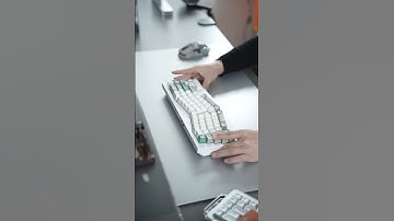I really like the Alice keyboard layout .#keyboard #desksetup #desktour #bdesktop #keychron