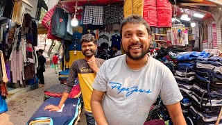 Delhi shopkeeper laughs at my terrible bargaining skills 🇮🇳