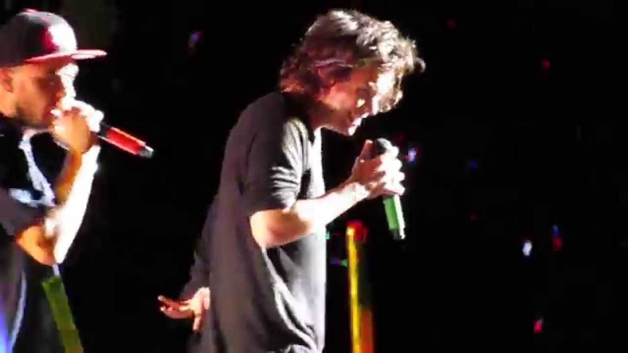 One Direction - Kiss You - Live in Sao Paulo, Brasil [HD] - 11.05.2014