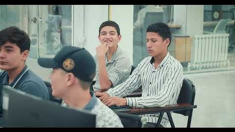 "Frontend web dasturlash" kursi dars jarayonidan videolavha