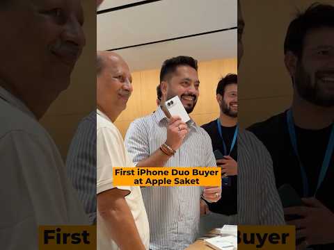 He Bought the First iPhone Duo at Apple Saket