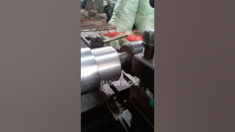 thread cutting on Lathe machine Manual threading #viral #shortsvideo #youtubeshorts #shorts