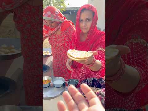 तंदूर की रोटी #villageshivani #streetfood #desifood #villagelife #youtubeshorts #desikhana