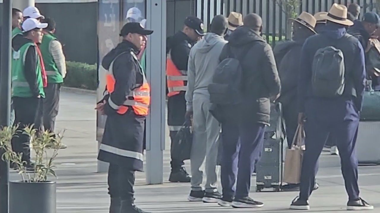 После пятничной молитвы: «Львы Сенегала» едут на скоростном поезде TGV в Рабат.