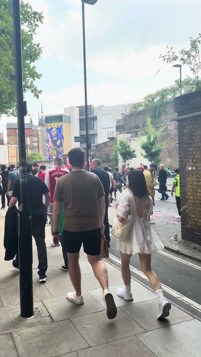 trossard-again-ole-ole-chant-arsenal-fanchant-arteta-football
