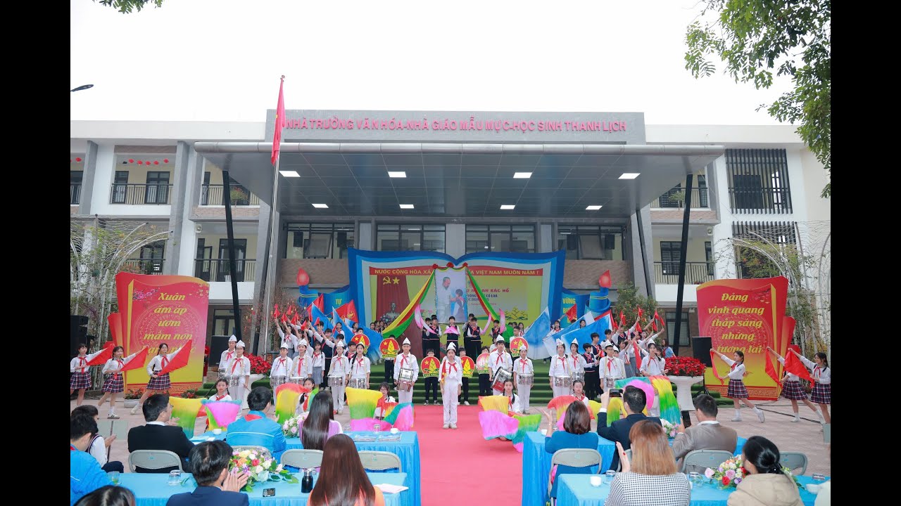 VĂN NGHỆ ĐẠI HỘI 