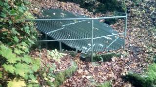 Brunnen vor der Ruine Habichtsburg  in Meiningen ( Wanderweg Der Meininger 10.7 km) teil 10 von 12